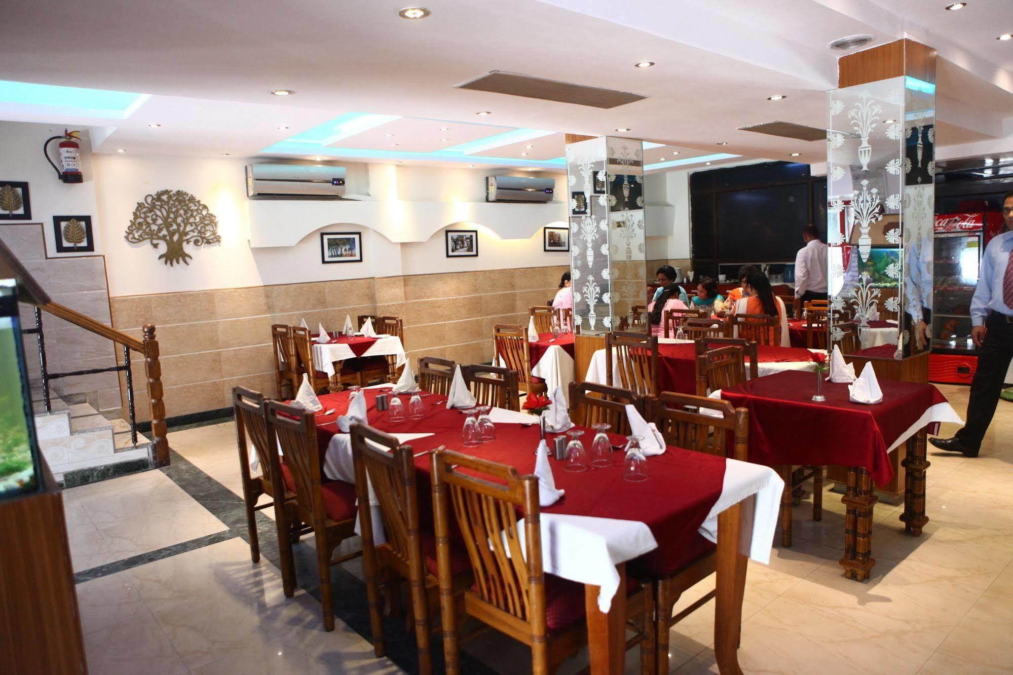 פארידבד Hotel Ekant מראה חיצוני תמונה