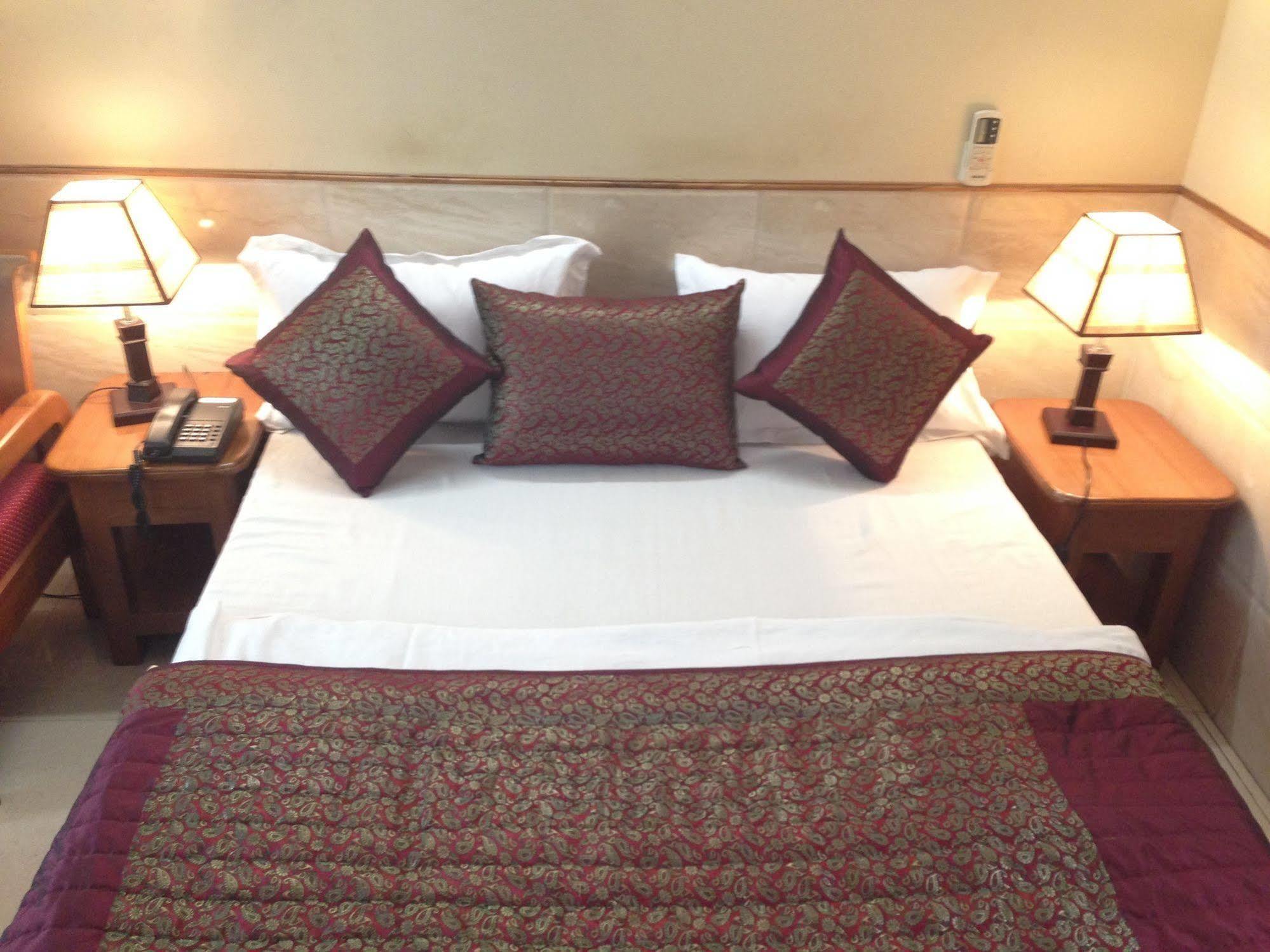 פארידבד Hotel Ekant מראה חיצוני תמונה