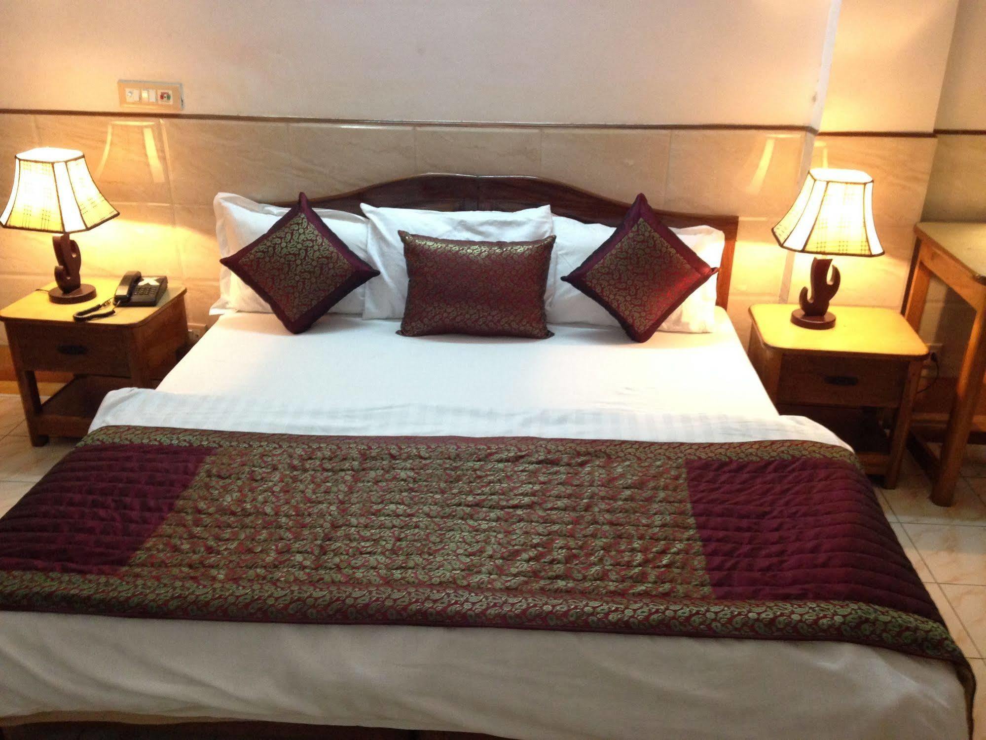 פארידבד Hotel Ekant מראה חיצוני תמונה